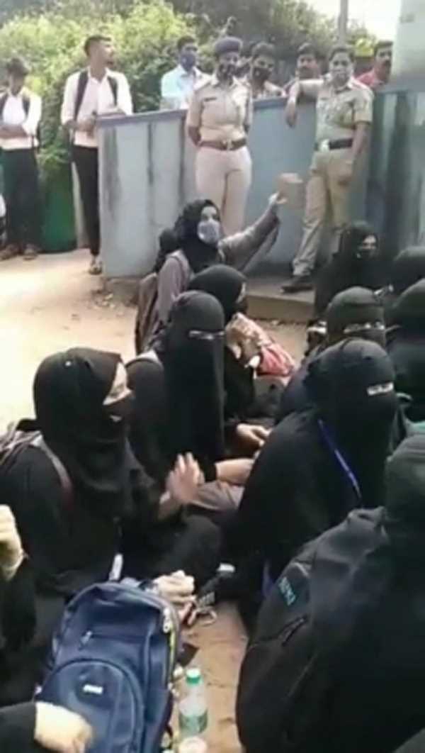 हिजाब विवाद - मुस्लिम राष्ट्रीय मंच ने सत्यमेव जयते के उद्घोष के साथ किया हाई कोर्ट के फैसले का स्वागत